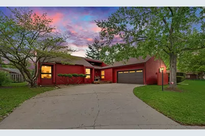 2005 Clover Court E, Champaign, IL 61821 - Photo 2