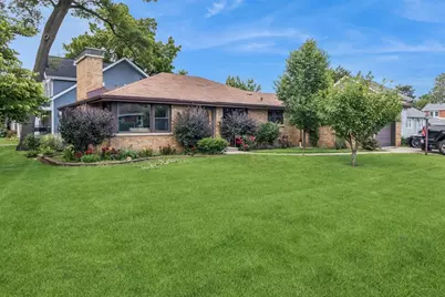 4 E Madison Street, Villa Park, IL 60181 - Photo 1