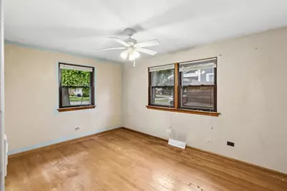 4 E Madison Street, Villa Park, IL 60181 - Photo 10