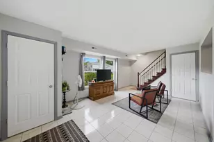 1331 N Glen Cir, Aurora, IL 60506 - Photo 4