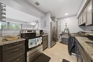 1331 N Glen Cir, Aurora, IL 60506 - Photo 10