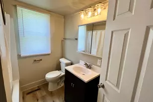 915 Chartres St, Lasalle, IL 61301 - Photo 6