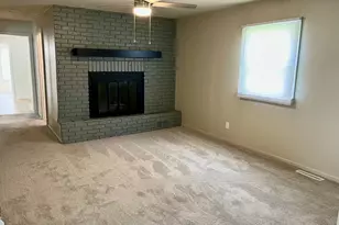 915 Chartres St, Lasalle, IL 61301 - Photo 2