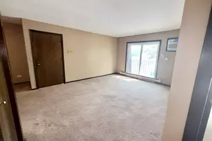 183 N Waters Edge Dr W, Glendale Heights, IL 60139 - Photo 22