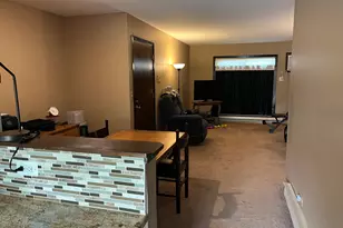 183 N Waters Edge Dr W, Glendale Heights, IL 60139 - Photo 8