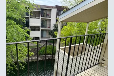 183 N Waters Edge Drive W #301, Glendale Heights, IL 60139 - Photo 2