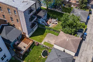 3720 W Eddy St, Chicago, IL 60618 - Photo 20