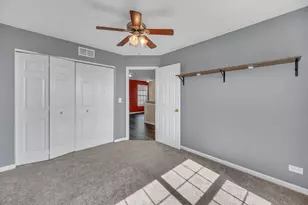574 N Fox Trl, Round Lake, IL 60073 - Photo 30