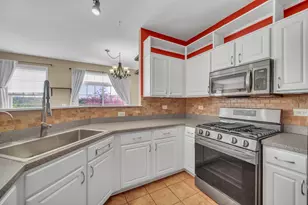 574 N Fox Trl, Round Lake, IL 60073 - Photo 16