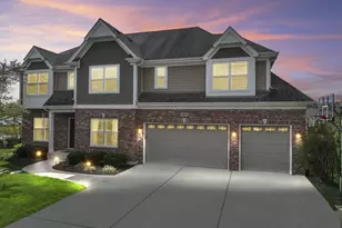 601 Oak Ln, South Elgin, IL 60177 - Photo 2