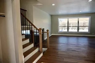 2018 E Ivy Ln, Mount Prospect, IL 60056 - Photo 4
