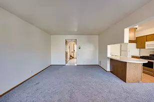 196 Park Ridge Ln, Aurora, IL 60504 - Photo 4