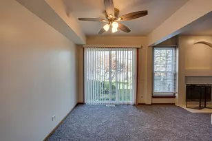 196 Park Ridge Ln, Aurora, IL 60504 - Photo 10