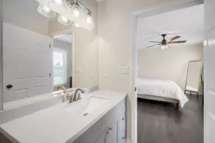1310 W Darlington Cir, Hoffman Estates, IL 60169 - Photo 16