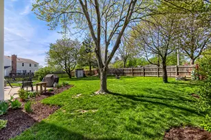 1310 W Darlington Cir, Hoffman Estates, IL 60169 - Photo 26