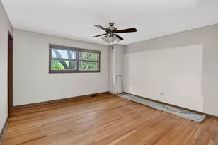 8607 Main St, Downers Grove, IL 60516 - Photo 16