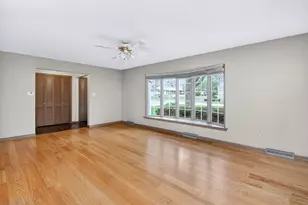 8607 Main St, Downers Grove, IL 60516 - Photo 6
