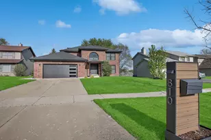 810 Kent Cir, Bartlett, IL 60103 - Photo 4