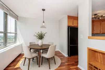 655 W Irving Park Road #1903, Chicago, IL 60613 - Photo 6