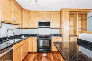 655 W Irving Park Rd, Chicago, IL 60613 - Photo 8