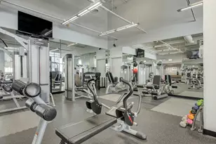 655 W Irving Park Rd, Chicago, IL 60613 - Photo 16