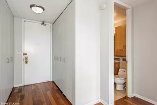 655 W Irving Park Rd, Chicago, IL 60613 - Photo 12