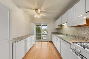 9371 Windsor Pkwy, Tinley Park, IL 60487 - Photo 10