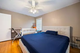 9636 S Troy Ave, Evergreen Park, IL 60805 - Photo 10