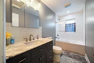 9636 S Troy Ave, Evergreen Park, IL 60805 - Photo 12