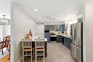 11N980 Almora Terrace, Elgin, IL 60124 - Photo 10