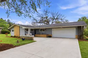 11N980 Almora Terrace, Elgin, IL 60124 - Photo 2