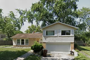 2715 Cherrywood Pl, Hazel Crest, IL 60429 - Photo 1