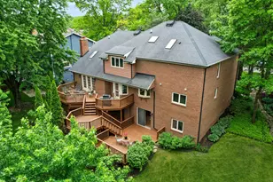 2374 Pepper Tree Ct, Lisle, IL 60532 - Photo 2