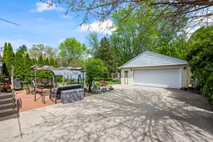 827 N Gibbons Ave, Arlington Heights, IL 60004 - Photo 20
