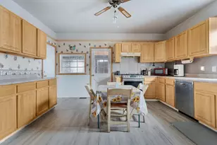 436 W Washington St, Marengo, IL 60152 - Photo 6
