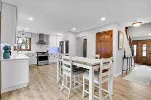 1450 Canter Ln, Bartlett, IL 60103 - Photo 4