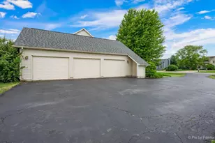 810 Woodridge Trail, McHenry, IL 60050 - Photo 52