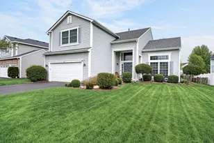 1160 Heavens Gate, Lake in the Hills, IL 60156 - Photo 2