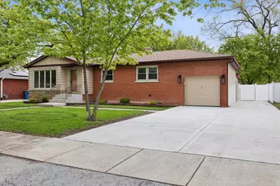 8759 Mobile Avenue, Oak Lawn, IL 60453 - Photo 2