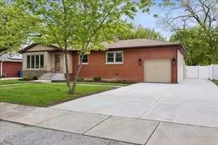8759 Mobile Ave, Oak Lawn, IL 60453 - Photo 2