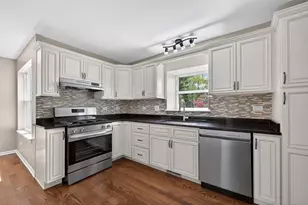 3719 Atlantic Ave, Gurnee, IL 60031 - Photo 4