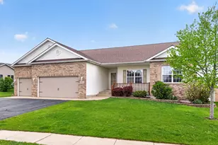 676 Persimmon St, Dekalb, IL 60115 - Photo 2