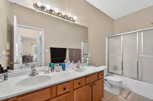 676 Persimmon St, Dekalb, IL 60115 - Photo 14