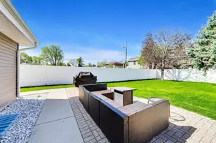 1144 N Fischer Dr, Addison, IL 60101 - Photo 30