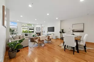 1572 Maple Ave, Evanston, IL 60201 - Photo 4