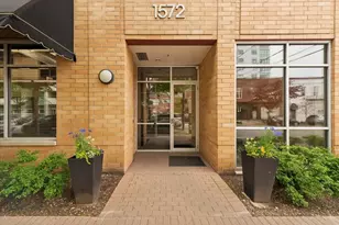 1572 Maple Ave, Evanston, IL 60201 - Photo 2