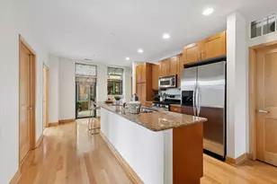 1572 Maple Ave, Evanston, IL 60201 - Photo 8