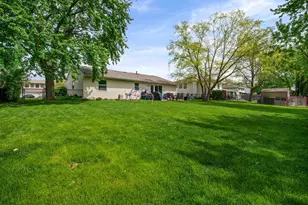 985 Brower Dr, Roselle, IL 60172 - Photo 22