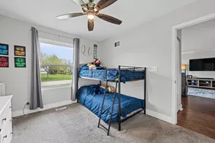 985 Brower Dr, Roselle, IL 60172 - Photo 12