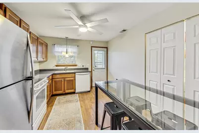 120 E Winchester Road #D, Libertyville, IL 60048 - Photo 10
